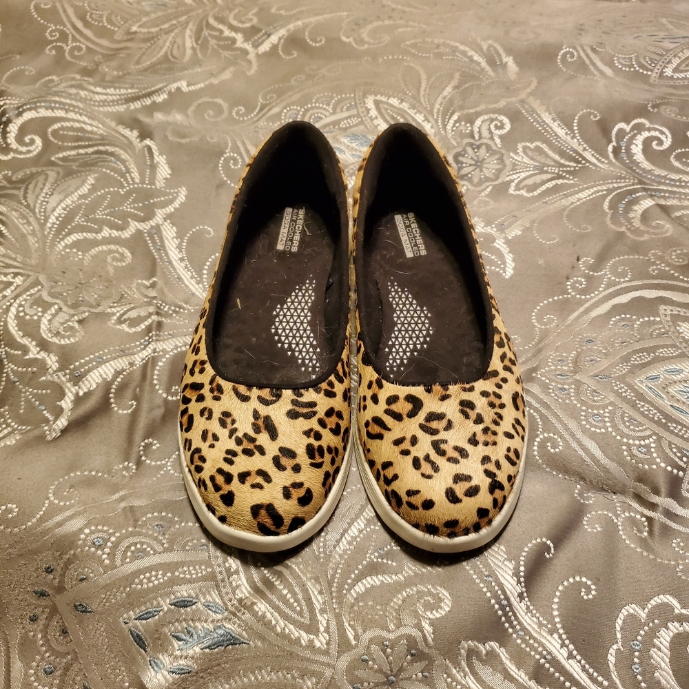 Skechers leopard print loafers